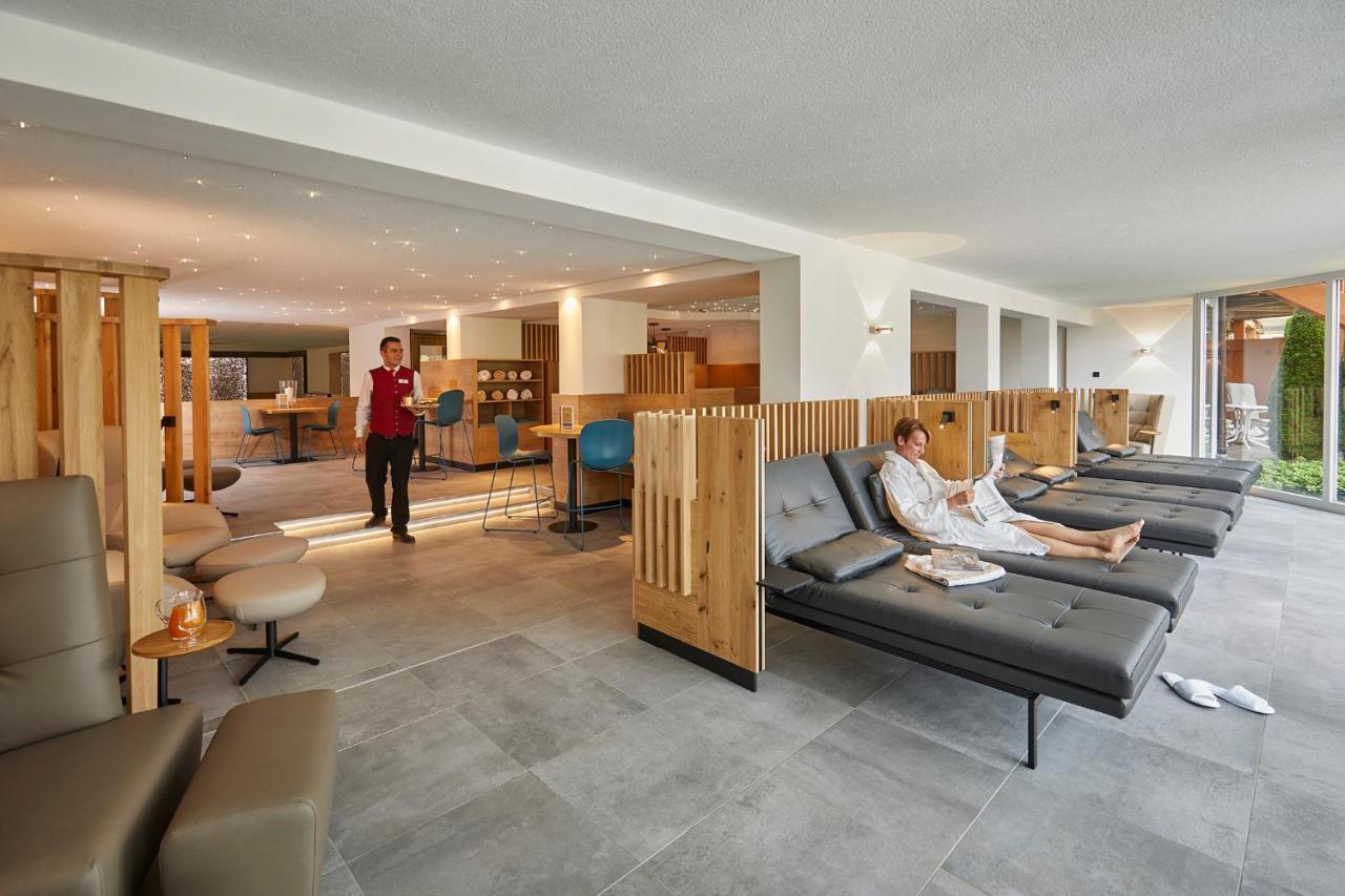 Erfurths Bergfried Ferien & Wellnesshotel Hinterzarten Esterno foto